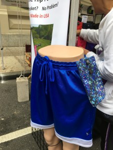 A discreet and easy way to hold everything you need on your hip, without the hassle of carrying a big, heavy bag. 